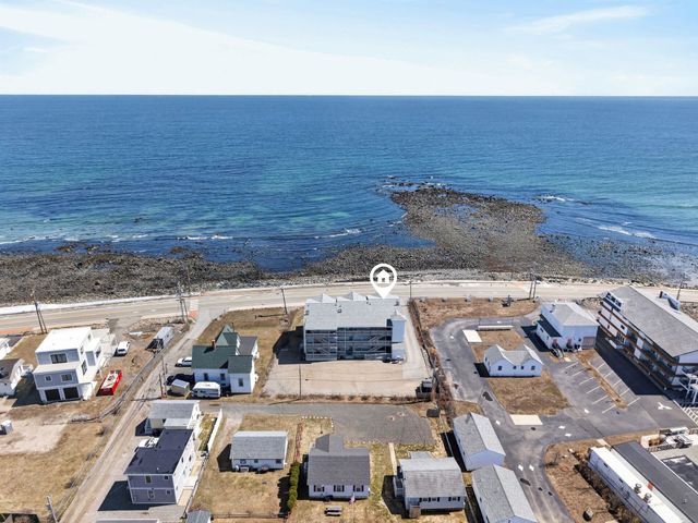 790 York St Apt 4, York, ME 03909