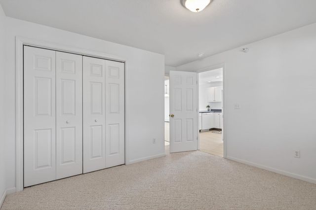 790 York St Apt 4, York, ME 03909