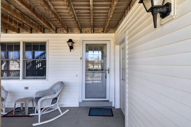 790 York St Apt 4, York, ME 03909