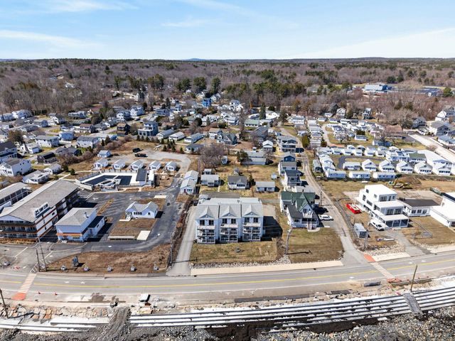790 York St Apt 4, York, ME 03909