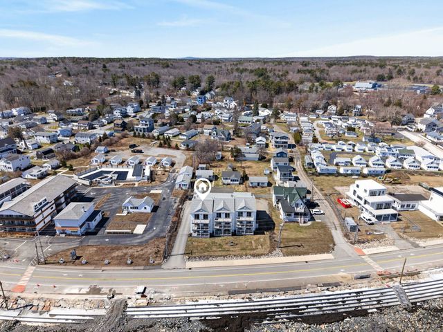 790 York St Apt 4, York, ME 03909