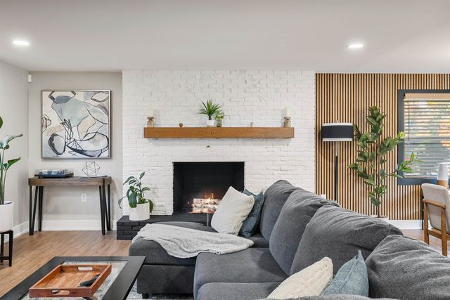 3 Robin Drive, Hudson, NH 03051