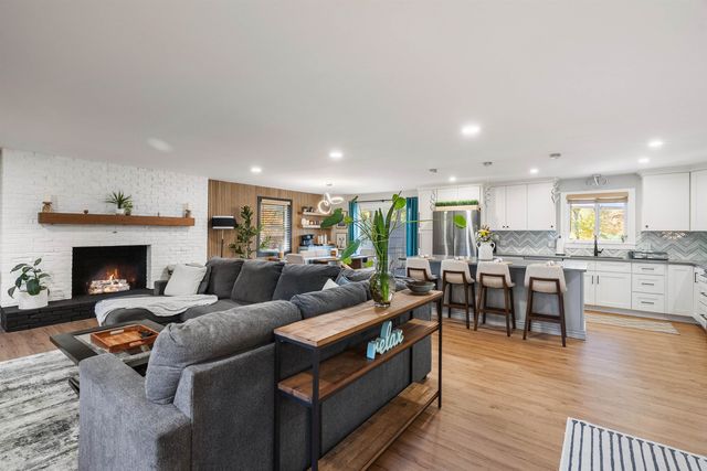 3 Robin Drive, Hudson, NH 03051