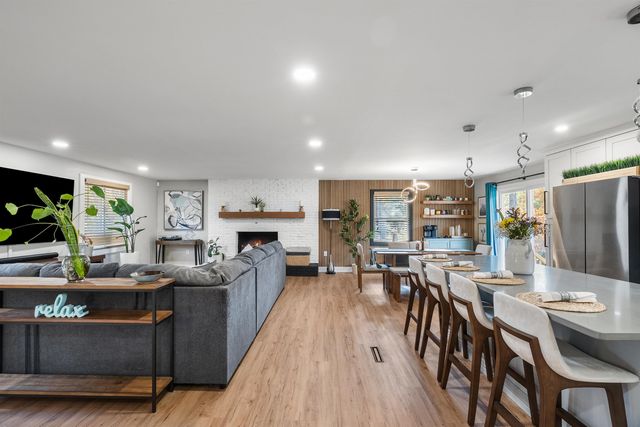 3 Robin Drive, Hudson, NH 03051