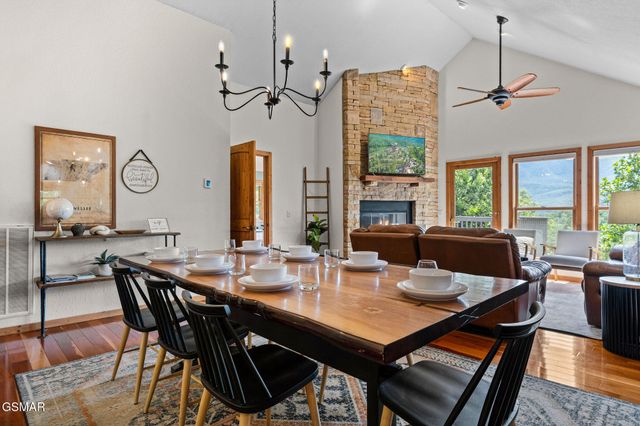 967 Scenic Trail, Gatlinburg, TN 37738