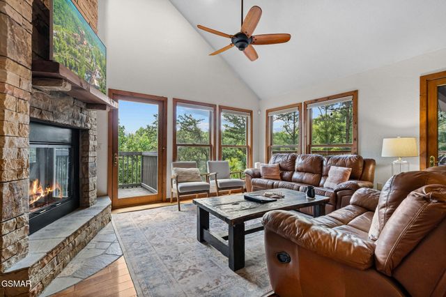 967 Scenic Trail, Gatlinburg, TN 37738