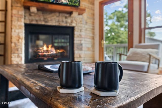 967 Scenic Trail, Gatlinburg, TN 37738