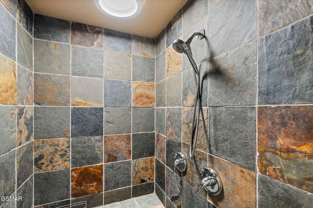 967 Scenic Trail, Gatlinburg, TN 37738