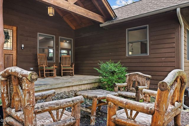 967 Scenic Trail, Gatlinburg, TN 37738