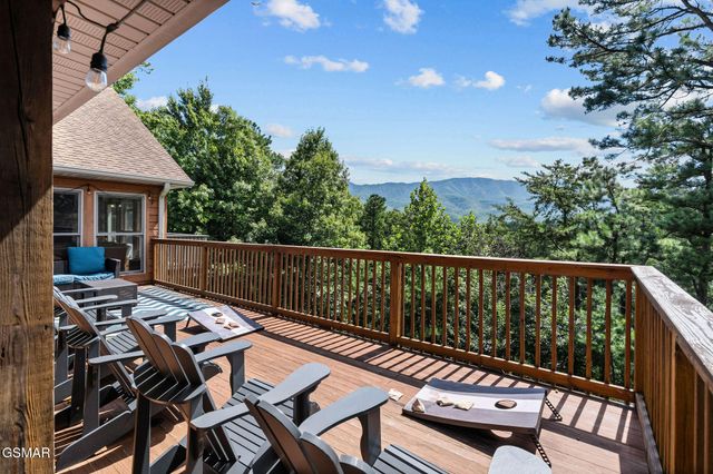 967 Scenic Trail, Gatlinburg, TN 37738