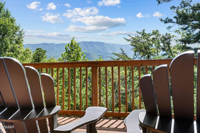 967 Scenic Trail, Gatlinburg, TN 37738