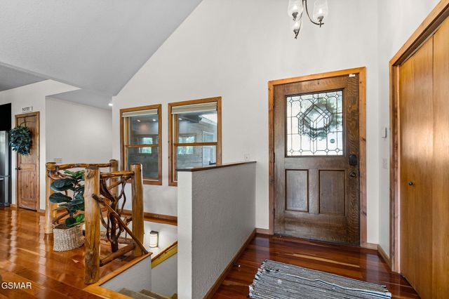 967 Scenic Trail, Gatlinburg, TN 37738