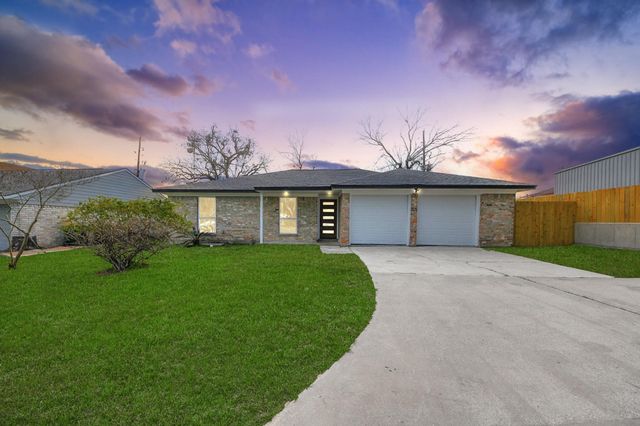 717 Phyllis Court, Conroe, TX 77303