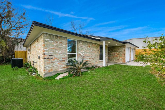 717 Phyllis Court, Conroe, TX 77303