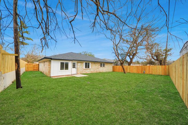 717 Phyllis Court, Conroe, TX 77303