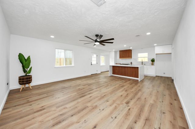 717 Phyllis Court, Conroe, TX 77303