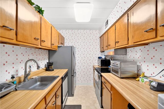 55 Highland Rd 503, Bethel Park, PA 15102