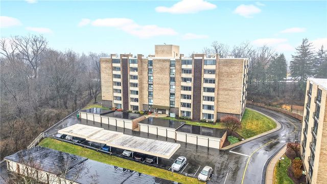 55 Highland Rd 503, Bethel Park, PA 15102
