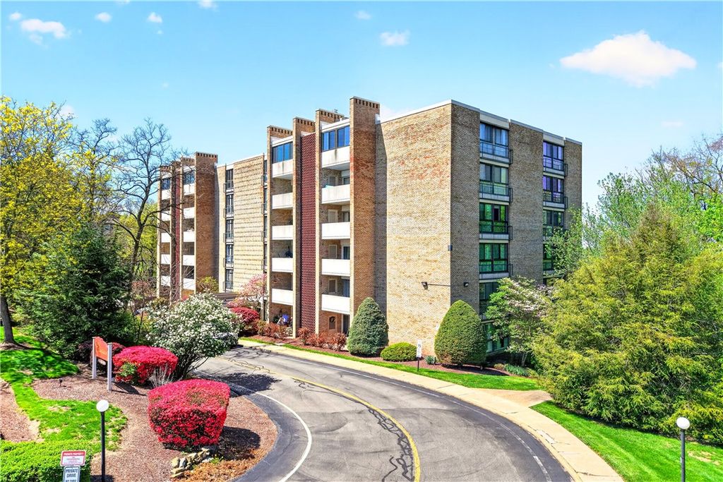55 Highland Rd 503, Bethel Park, PA 15102