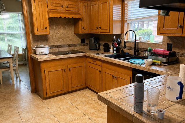 423 Woodvine Drive, El Lago, TX 77586