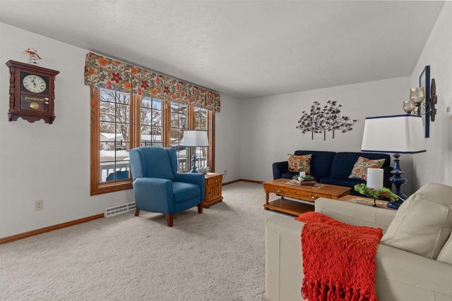 1258 CIRCLE DRIVE, Green Bay, WI 54313