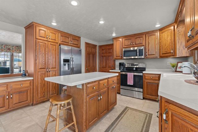 1258 CIRCLE DRIVE, Green Bay, WI 54313