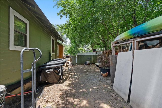 905 W 10th ST, Georgetown, TX 78626