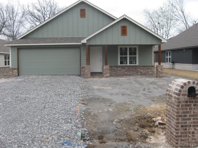 811 S Wood Street, Pryor, OK 74361