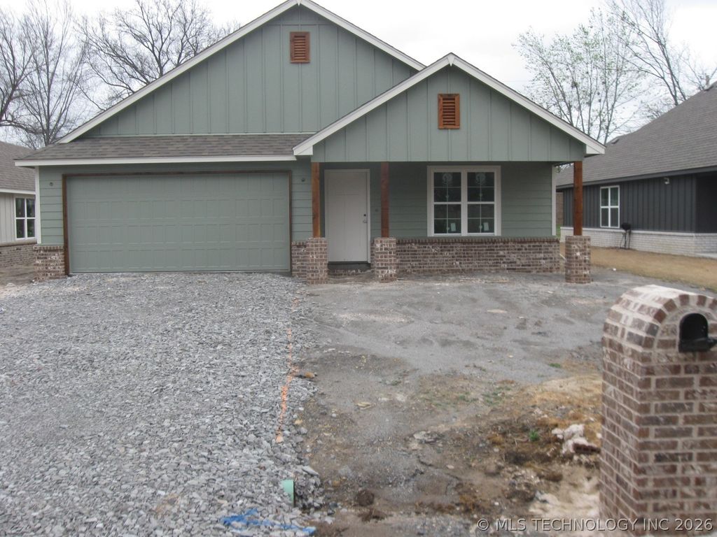 811 S Wood Street, Pryor, OK 74361