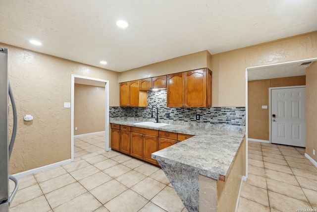 1414 Beverly Ann St, San Antonio, TX 78224