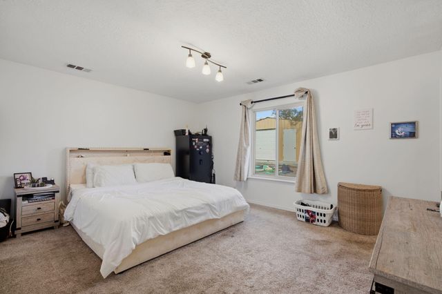 232 17th Street SE, Rio Rancho, NM 87124