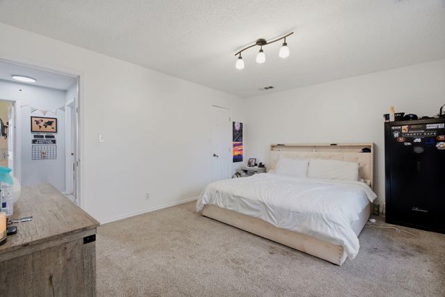 232 17th Street SE, Rio Rancho, NM 87124