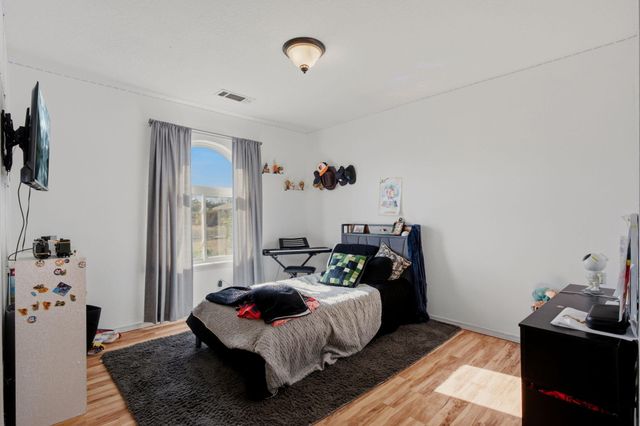 232 17th Street SE, Rio Rancho, NM 87124