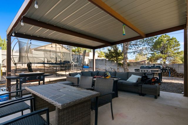 232 17th Street SE, Rio Rancho, NM 87124