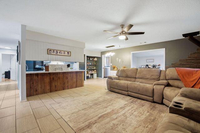 232 17th Street SE, Rio Rancho, NM 87124