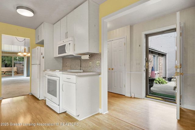 930 Montevideo Drive, C, Lansing, MI 48917