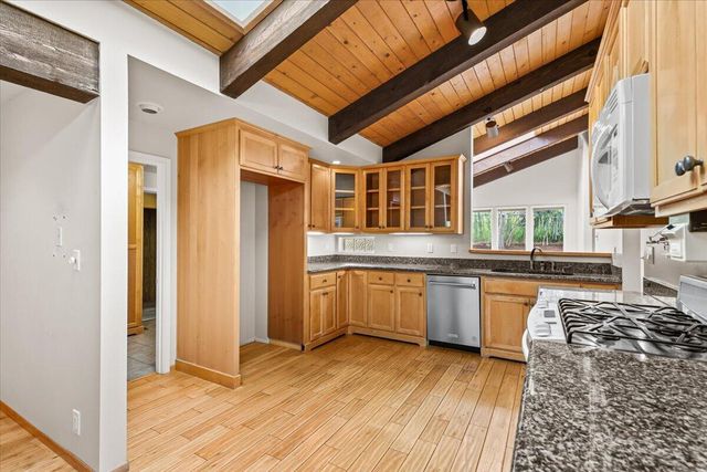 2455 David Lane, Medford, OR 97504