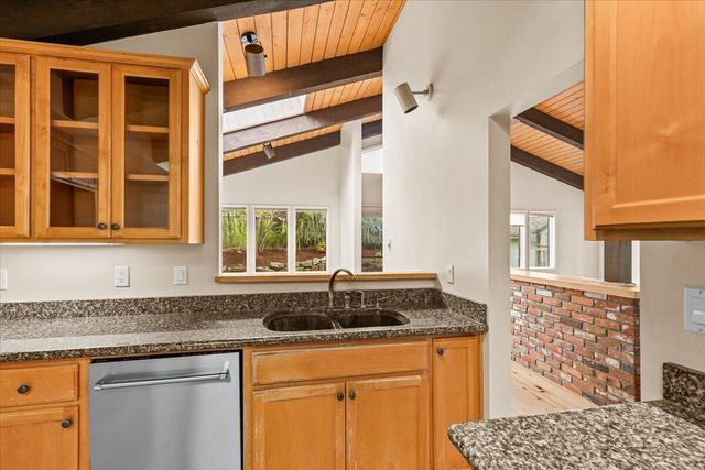 2455 David Lane, Medford, OR 97504