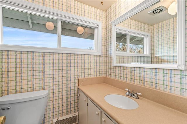 2455 David Lane, Medford, OR 97504