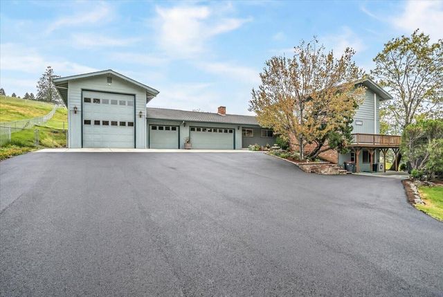 2455 David Lane, Medford, OR 97504