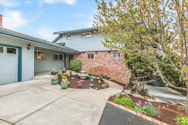 2455 David Lane, Medford, OR 97504