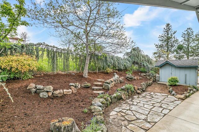 2455 David Lane, Medford, OR 97504