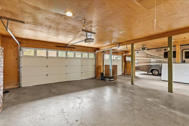 2455 David Lane, Medford, OR 97504