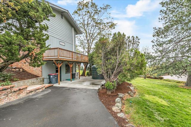 2455 David Lane, Medford, OR 97504