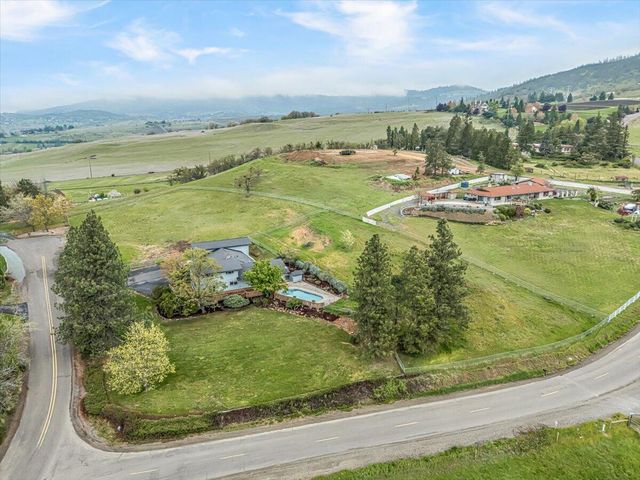 2455 David Lane, Medford, OR 97504