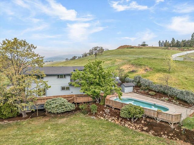 2455 David Lane, Medford, OR 97504