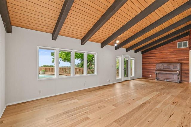 2455 David Lane, Medford, OR 97504