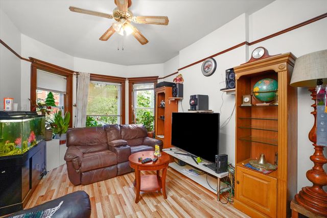 936 N Fairfield Avenue, Chicago, IL 60622