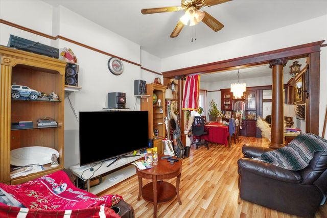 936 N Fairfield Avenue, Chicago, IL 60622