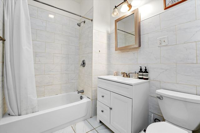 936 N Fairfield Avenue, Chicago, IL 60622